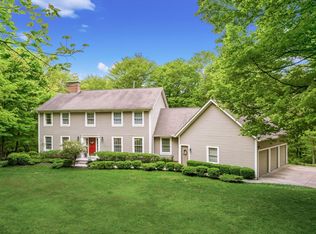395 Fern Hill Dr, Granville, OH 43023