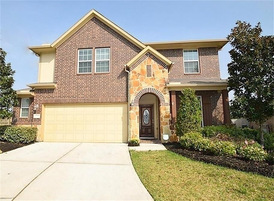 1st image of 9995 Willow Falls Ln