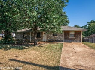 535 Omaha St, Gladewater, TX 75647