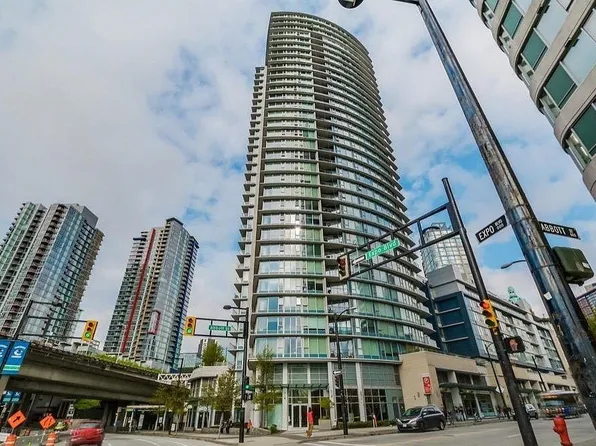 689 Abbott St #301, Vancouver, BC V6B 0J2