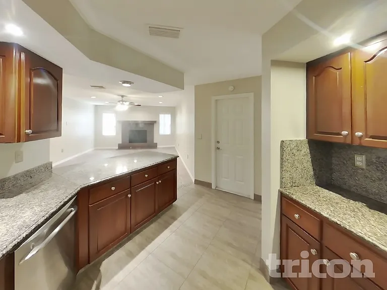 1601 Gulf Rd — Photo 7