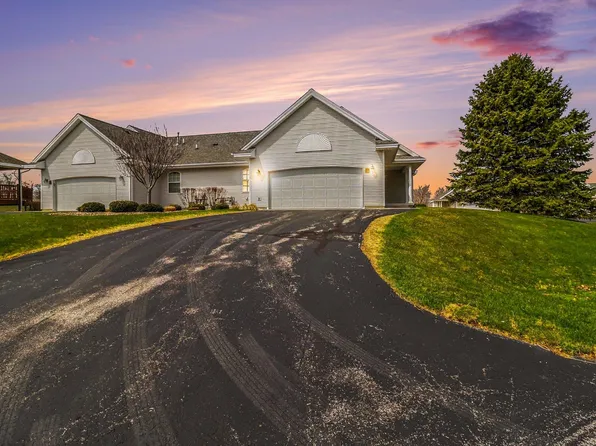 210 Lighthouse Way S, Manistee, MI 49660