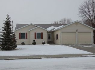 704 9th St SW, Sidney, MT 59270