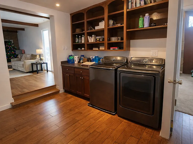 333 E 300 N — Photo 11
