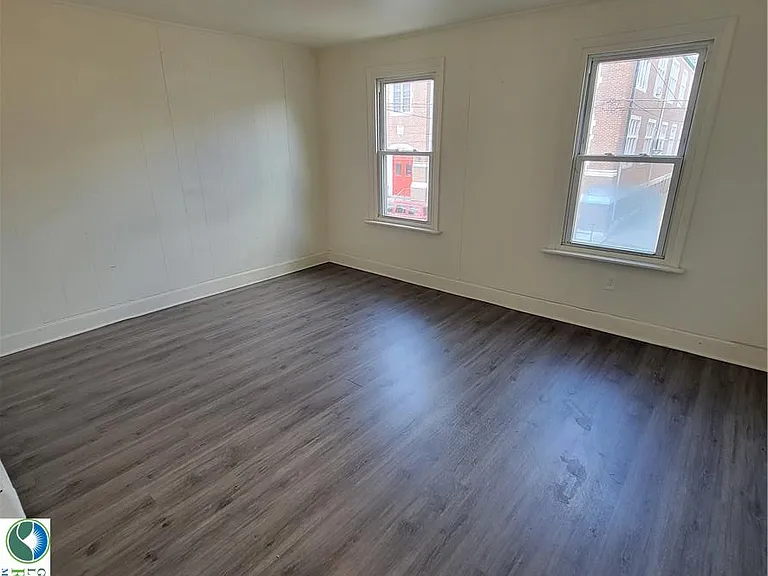 132 W Chew St — Photo 9