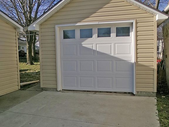 3rd image of 1118 Bell St