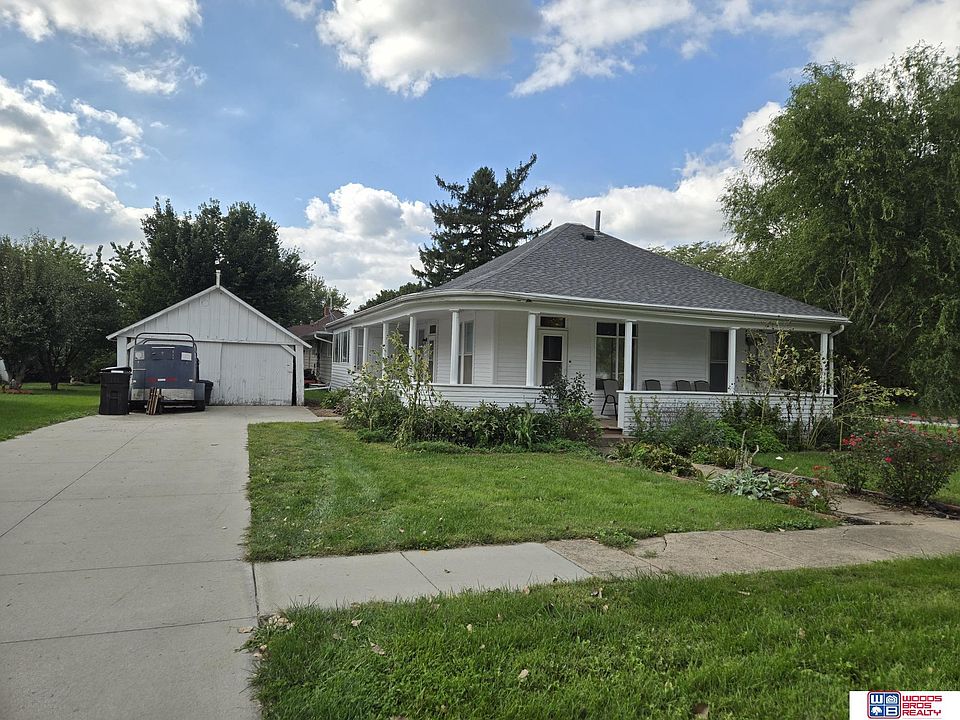 1st image of 109 S 2nd St