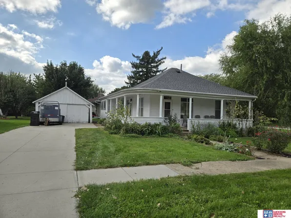 109 S 2nd St, Tecumseh, NE 68450