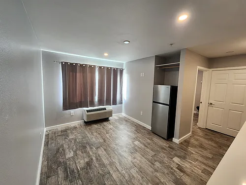 1313 W Morena Blvd #19 Photo 1