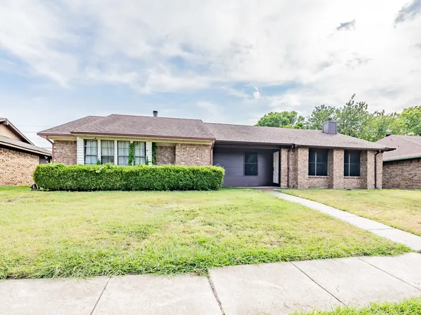 214 E Amberway Ln, Garland, TX 75040