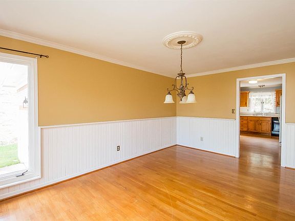 5th image of 4004 Forsythe Dr