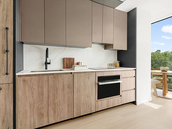 3rd image of 125 Chrystie St #405