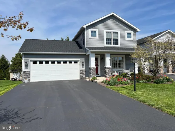 218 Lantern Ln, Chambersburg, PA 17201