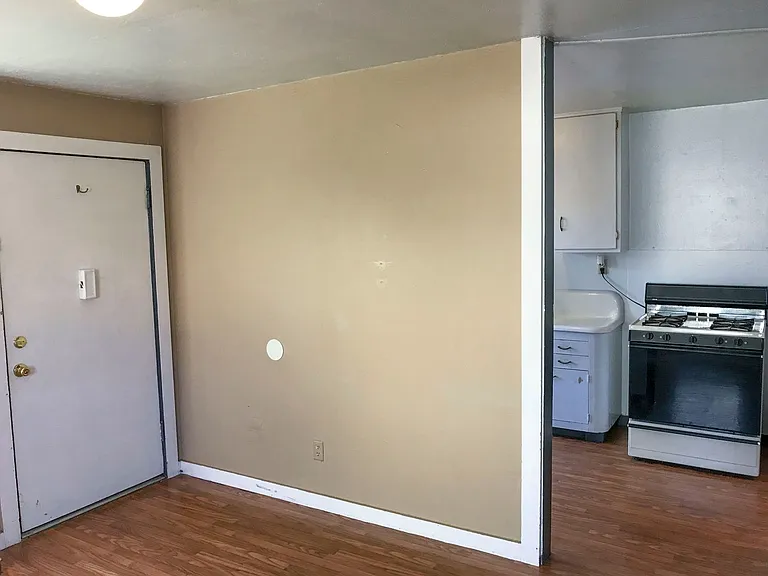 576 Main St — Photo 7