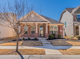 1008 Holly Anne Ln, Aubrey, TX 76227