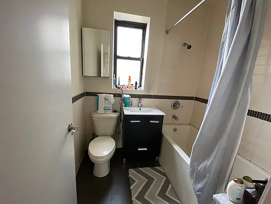 Rented by Mdays Realty | media 22