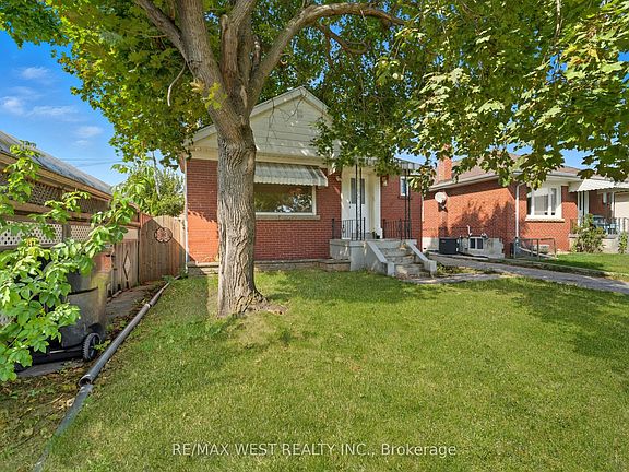 4th image of 38 Feltham Ave
