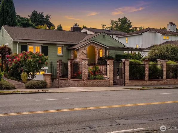 2459 24th Avenue E, Seattle, WA 98112