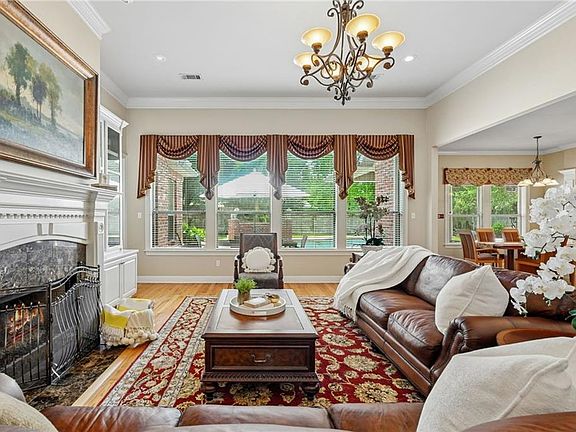 3rd image of 1081 Whitetail Dr