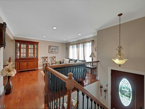 4th image of 12 Geraldine Rd
