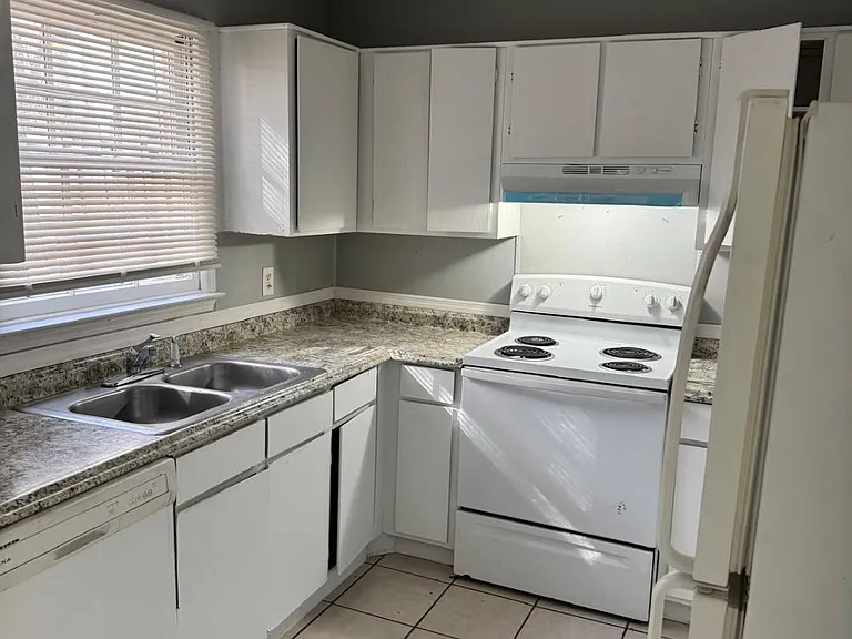 1276 Sweet Pine Dr #1276 — Photo 4