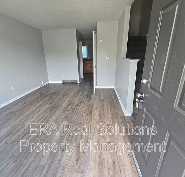 1706 Carstare Dr — Photo 7