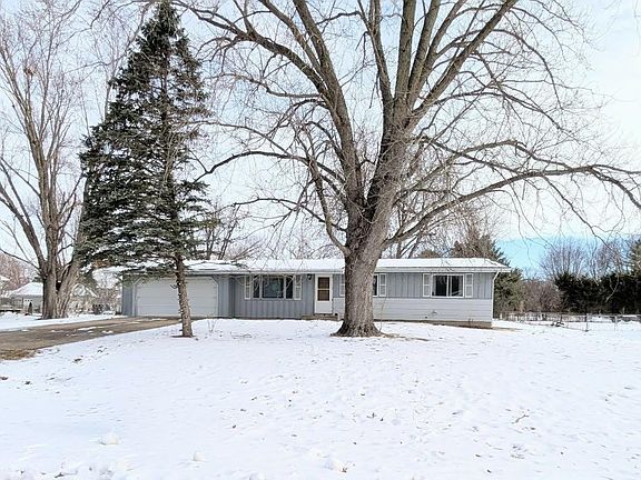 3rd image of 1332 Crestview Ave