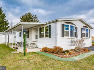 1 Ridgewood Mnr, Manheim, PA 17545