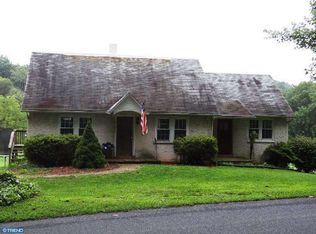 1817 Hopewell Rd, Elverson, PA 19520