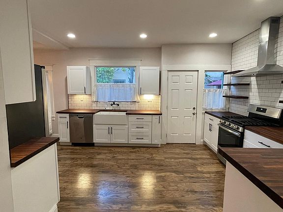 3rd image of 820 W Willow St #822