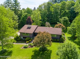 48 Blythewood Dr, Pittsfield, MA 01201