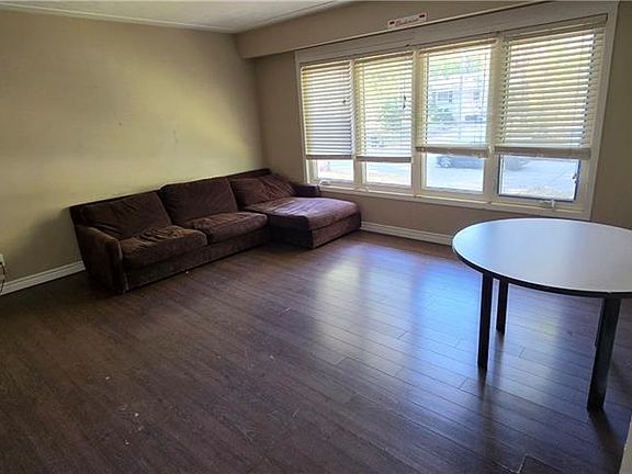 2nd image of 65 Cardill Cres