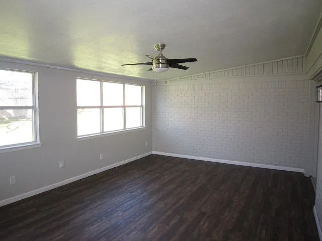1610 Toplea Dr — Photo 7