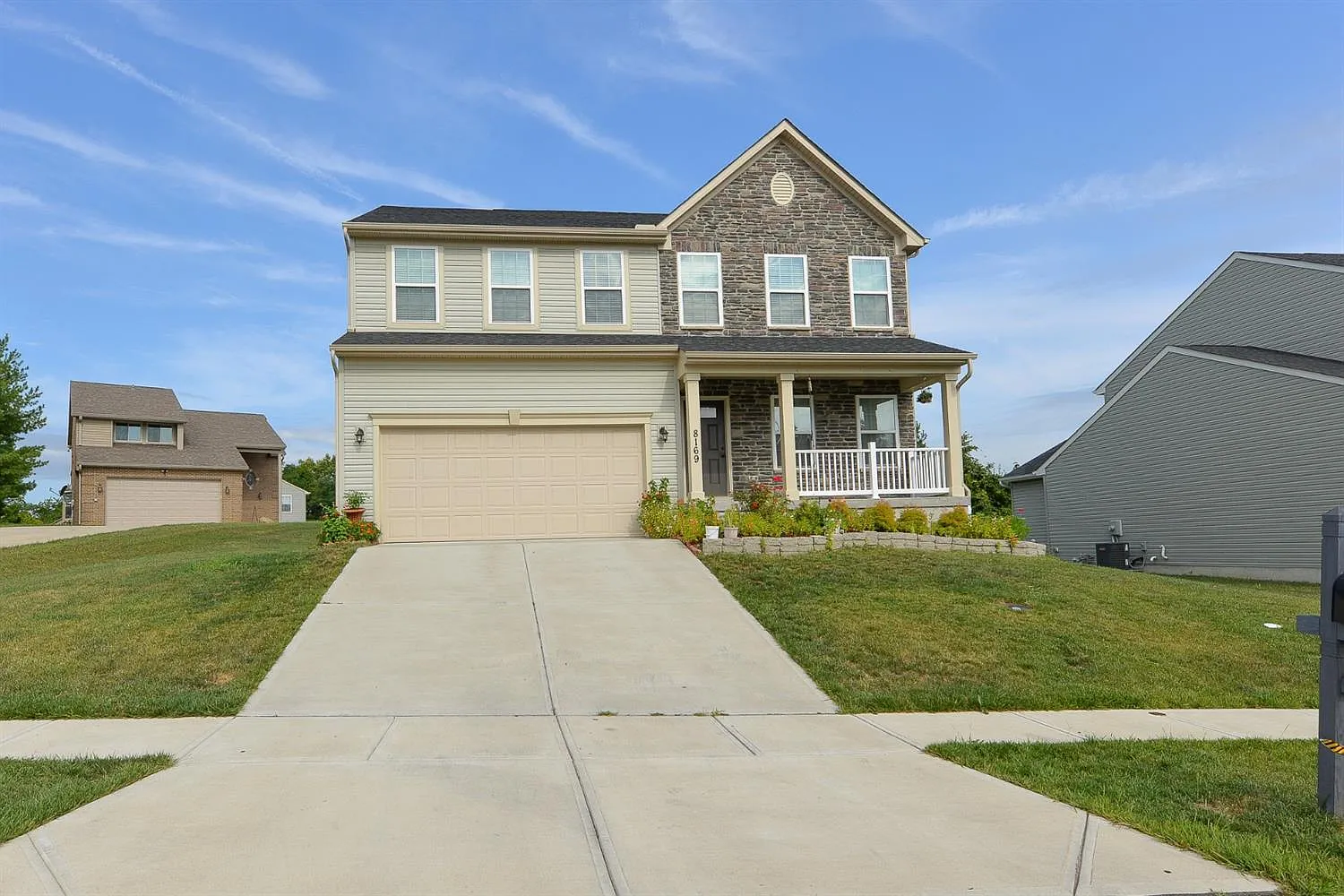 8169 Valley Crossing Dr photo 1