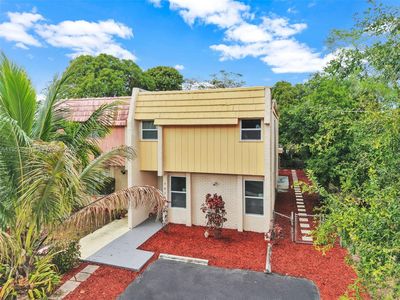 7911 SW 9th St, Pompano Beach, FL, 33068