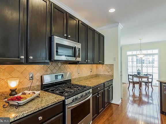 4th image of 6973 Inlet Creek Ct