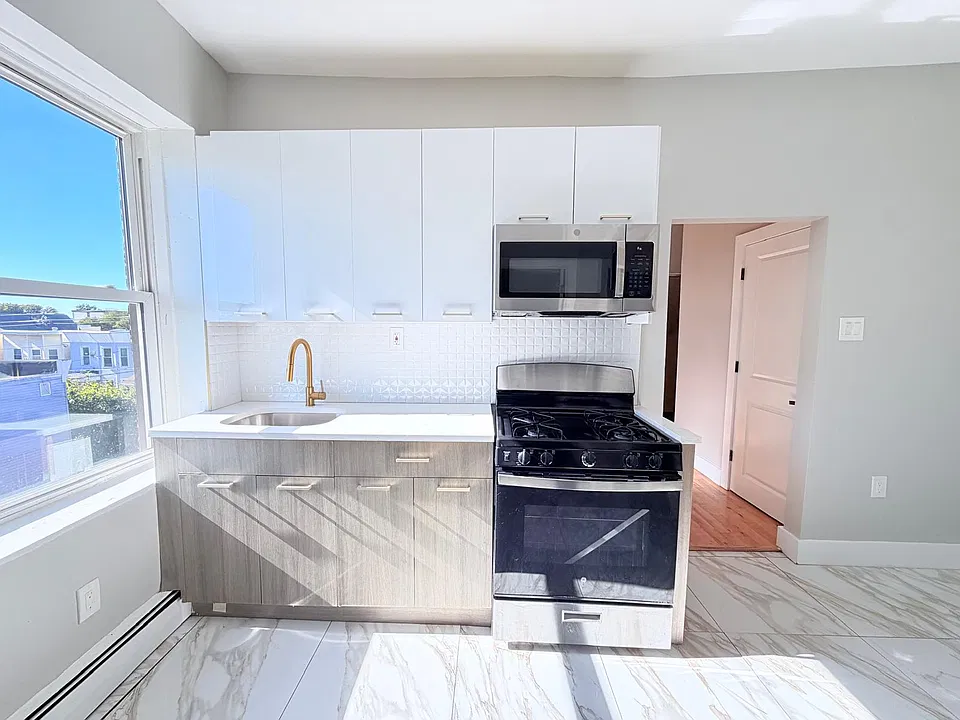 24 Bergen Ave #39E