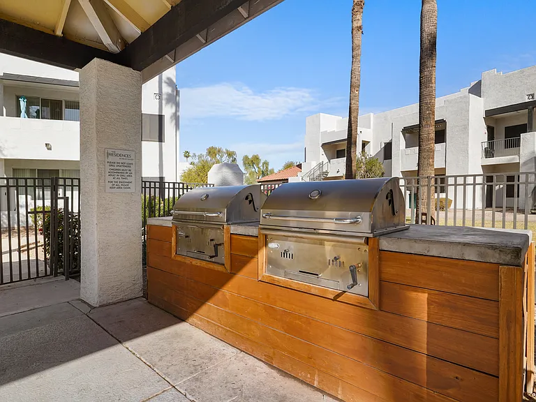 The Residences at Palm Valley Apartments — Photo 30