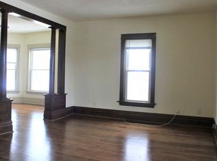 219 Grove St Unit 219, Woodstock, IL 60098