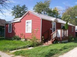 915 E Ave, Nevada, IA 50201