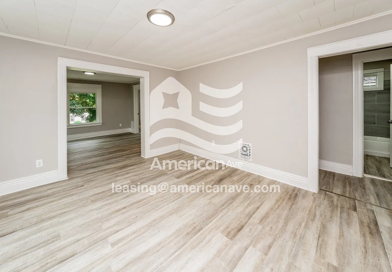 3 bed, 1.0 bath, 1036 sqft, $1,750 — Photo 3