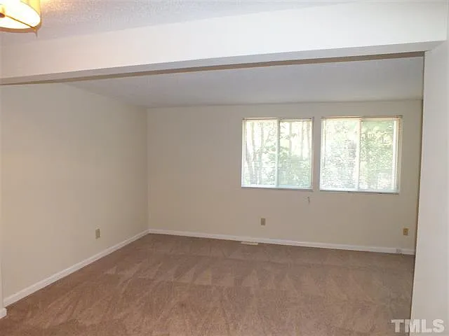 3 bed, 1300 sqft, $1,675 — Photo 2