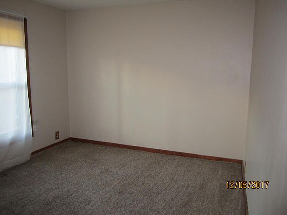 2nd image of 241 E Broadway Ave