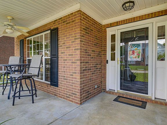 3rd image of 105 Warden Way