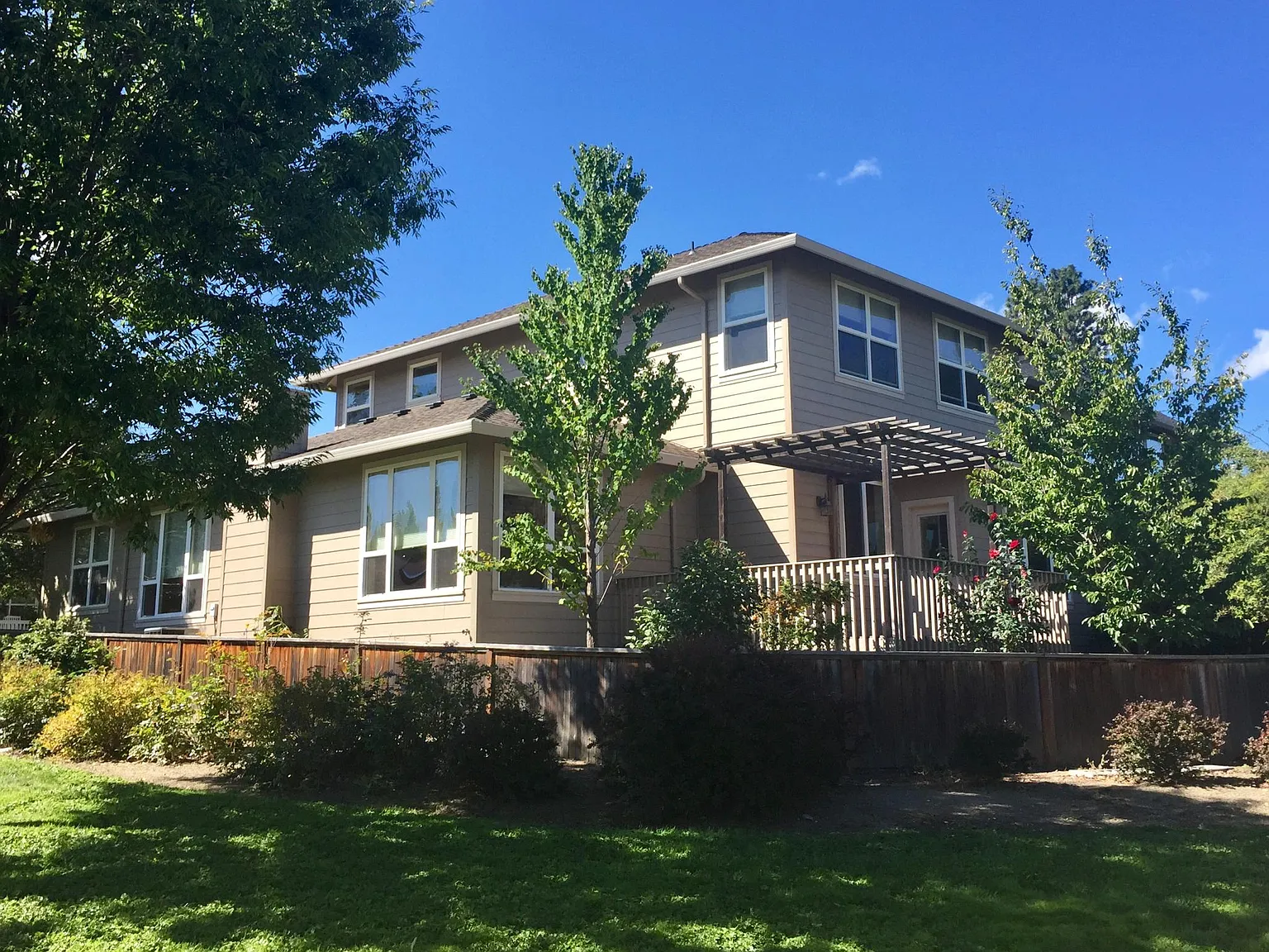 2713 Takelma Way photo 1