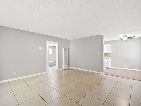 5th image of 854-856 Orchid Ct #A