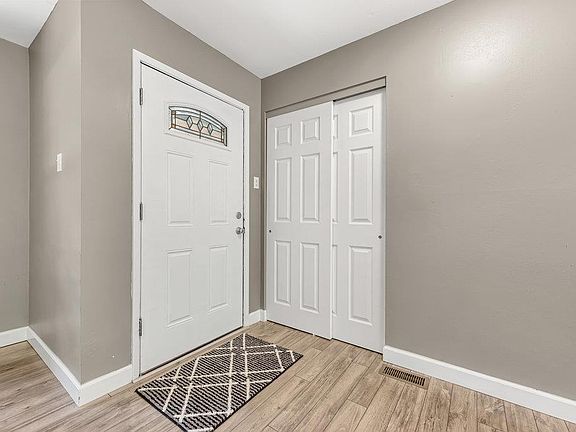 5th image of 1016 Wappapello Ln