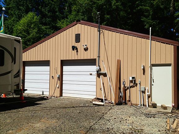 2nd image of 230 E Park Loop