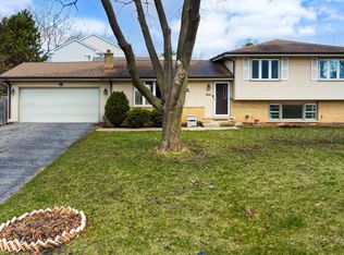 4330 Wilmette Ave, Rolling Meadows, IL 60008