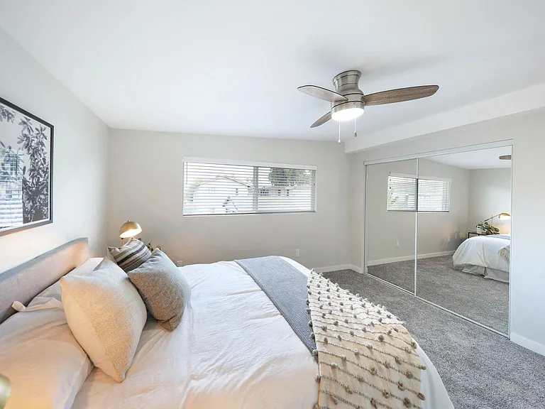 Pacific West Villas — Photo 26